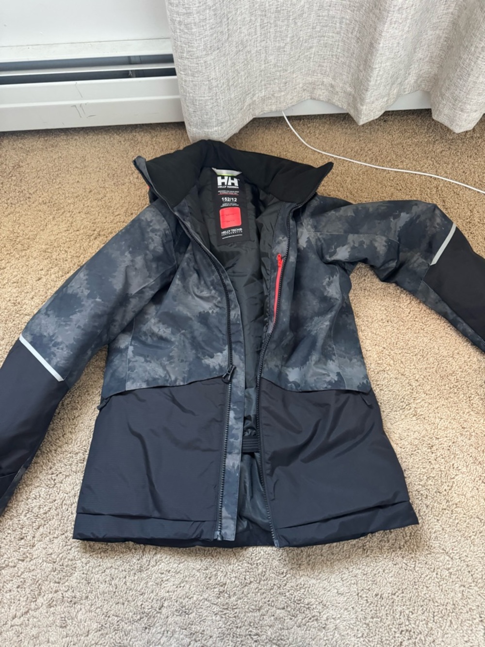 Helly Hansen Black & Gray Camouflage Winter Jacket with Red Zipper Accent